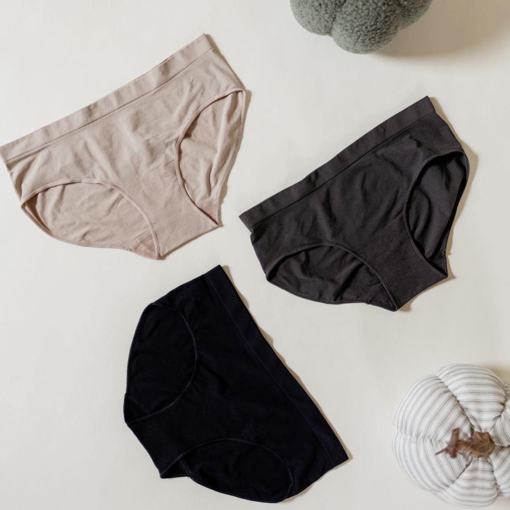 UNDIES COMFY MIDI BIKINI UNDERWEAR | 3 pack, BRABAR, SEAMLESS UNDERWEAR, small/medium, Smooth, Staple, Basic Underwear
