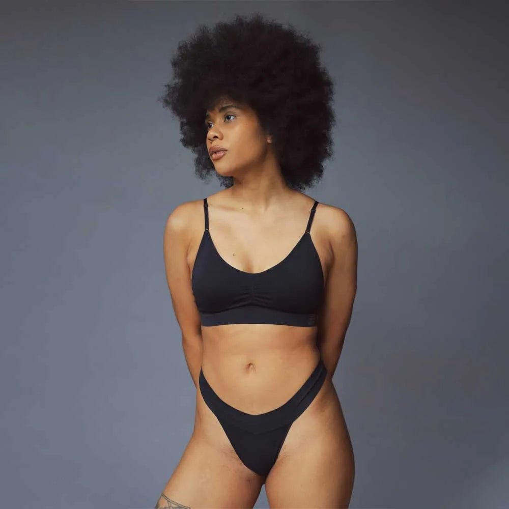 EVERYDAY BRA for teen girls and women, fits AA to DDD cup sizes. BRABAR wireless bra with back closure for black bra girls